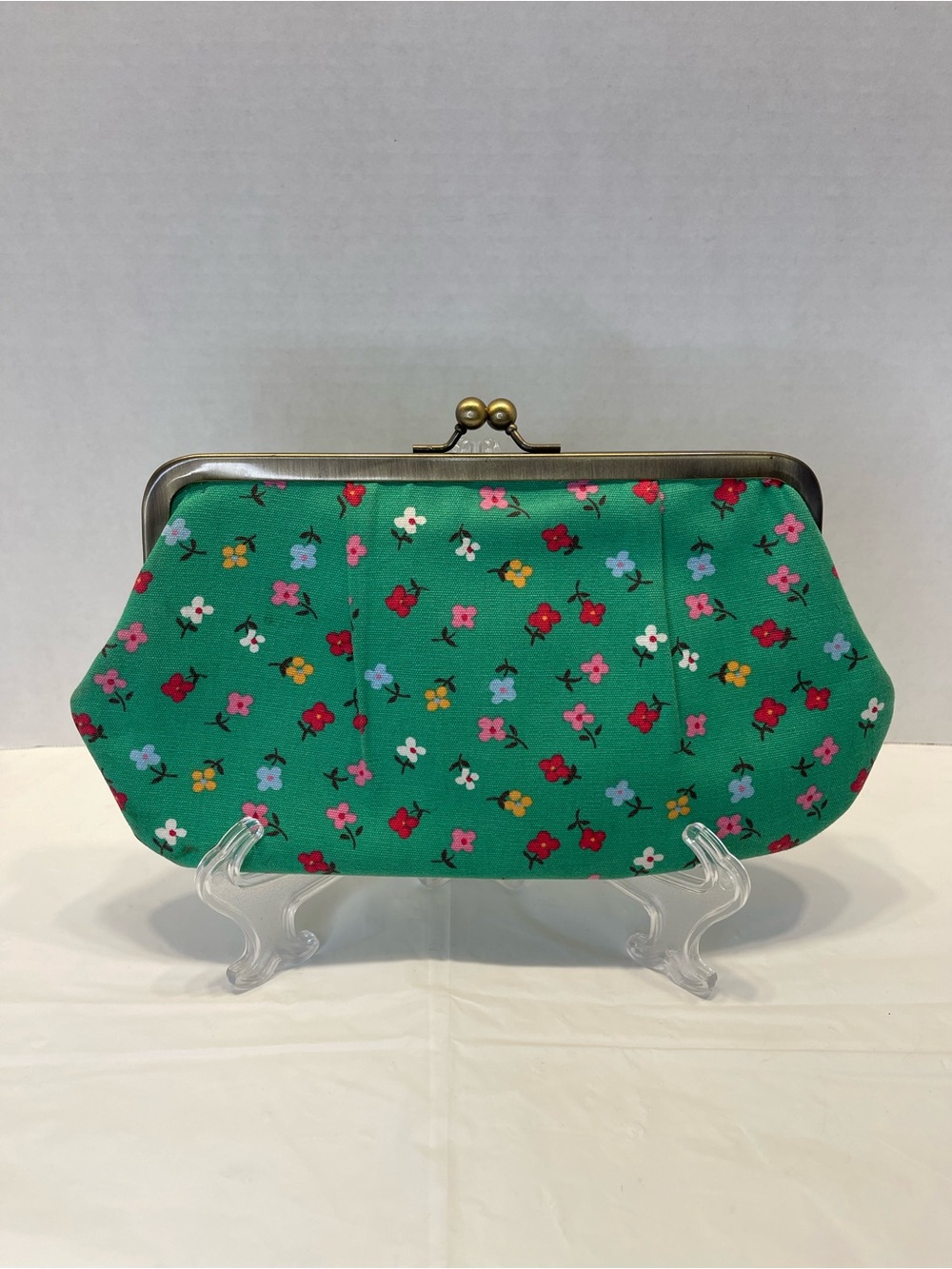 Green Floral Kiss-Lock Clutch Bag